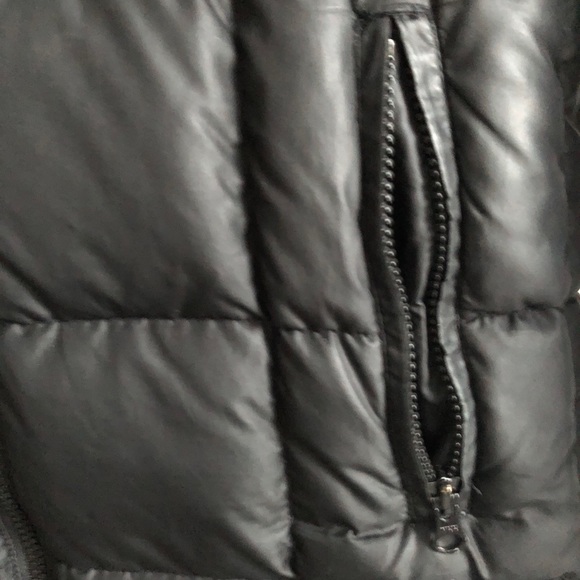 ROOTS Black Winter 80% Down Puffer Jacket XS EUC!! - Picture 5 of 6